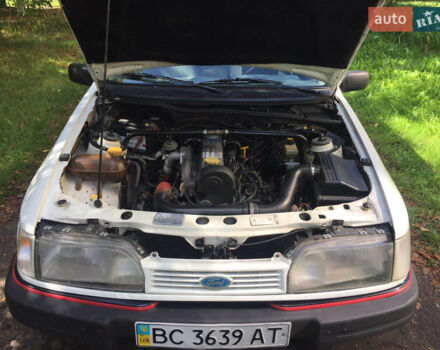Белый Форд Сиерра, объемом двигателя 1.8 л и пробегом 82 тыс. км за 2400 $, фото 8 на Automoto.ua