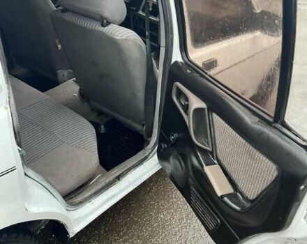 Белый Форд Сиерра, объемом двигателя 1.8 л и пробегом 250 тыс. км за 550 $, фото 7 на Automoto.ua