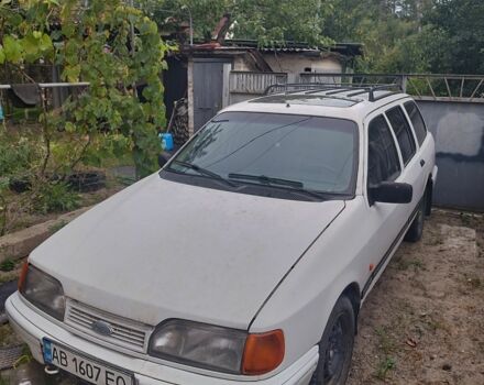 Белый Форд Сиерра, объемом двигателя 1.8 л и пробегом 1000 тыс. км за 700 $, фото 1 на Automoto.ua