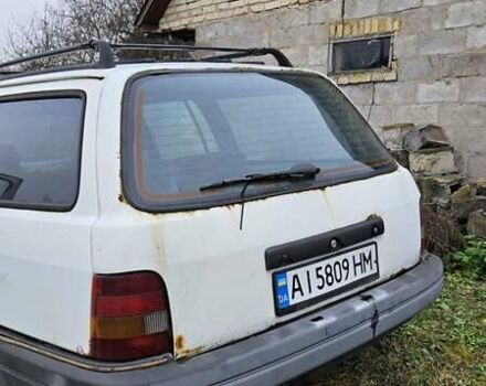Білий Форд Сієрра, об'ємом двигуна 1.8 л та пробігом 68 тис. км за 1100 $, фото 3 на Automoto.ua