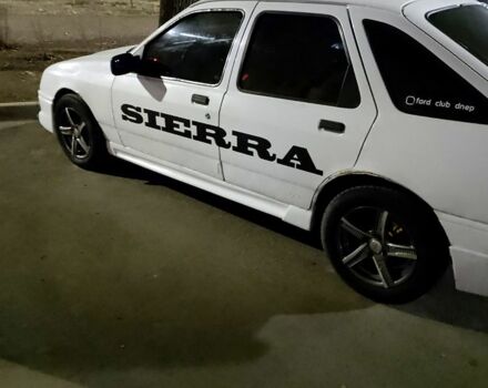 Белый Форд Сиерра, объемом двигателя 2 л и пробегом 156 тыс. км за 1750 $, фото 2 на Automoto.ua