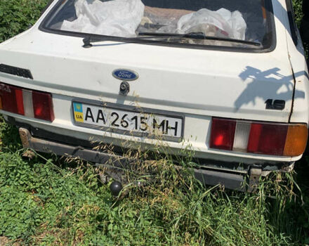 Белый Форд Сиерра, объемом двигателя 1.8 л и пробегом 147 тыс. км за 591 $, фото 3 на Automoto.ua