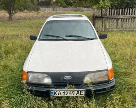 Белый Форд Сиерра, объемом двигателя 2 л и пробегом 500 тыс. км за 350 $, фото 1 на Automoto.ua