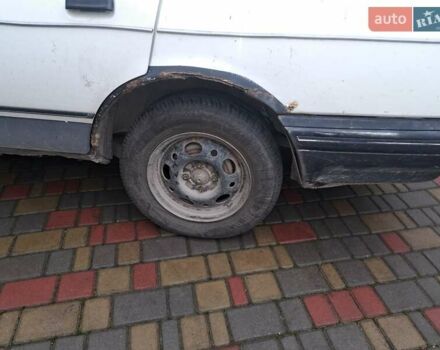 Білий Форд Сієрра, об'ємом двигуна 2 л та пробігом 300 тис. км за 500 $, фото 4 на Automoto.ua