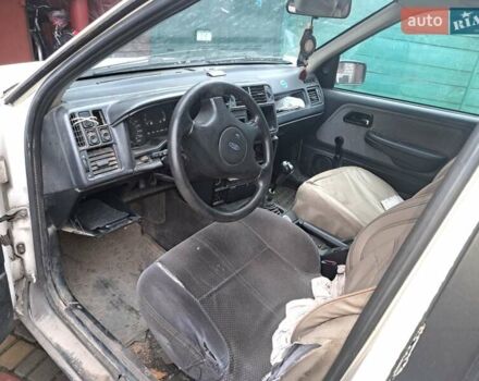 Білий Форд Сієрра, об'ємом двигуна 2 л та пробігом 300 тис. км за 500 $, фото 3 на Automoto.ua