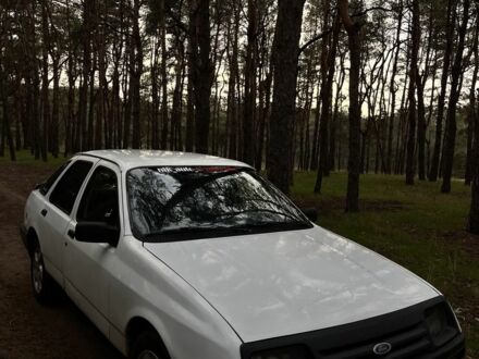 Белый Форд Сиерра, объемом двигателя 2 л и пробегом 440 тыс. км за 1071 $, фото 1 на Automoto.ua