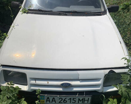 Белый Форд Сиерра, объемом двигателя 1.8 л и пробегом 147 тыс. км за 591 $, фото 1 на Automoto.ua