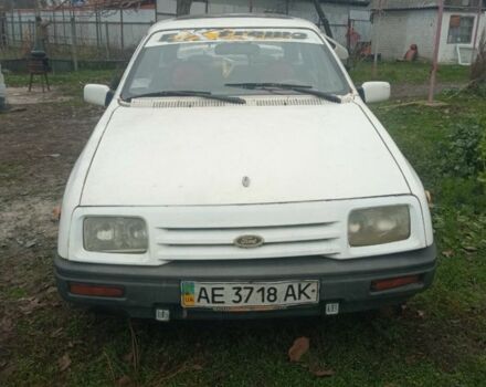 Белый Форд Сиерра, объемом двигателя 1.6 л и пробегом 200 тыс. км за 400 $, фото 1 на Automoto.ua
