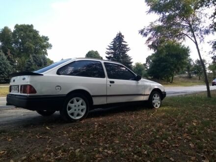 Белый Форд Сиерра, объемом двигателя 0 л и пробегом 300 тыс. км за 1018 $, фото 1 на Automoto.ua