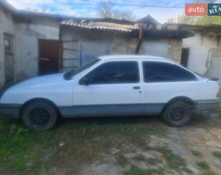 Белый Форд Сиерра, объемом двигателя 1.8 л и пробегом 300 тыс. км за 550 $, фото 1 на Automoto.ua