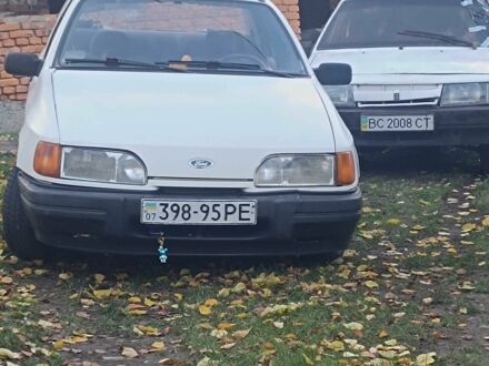 Белый Форд Сиерра, объемом двигателя 2 л и пробегом 1000 тыс. км за 475 $, фото 1 на Automoto.ua