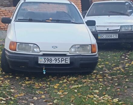 Белый Форд Сиерра, объемом двигателя 2 л и пробегом 1000 тыс. км за 475 $, фото 1 на Automoto.ua
