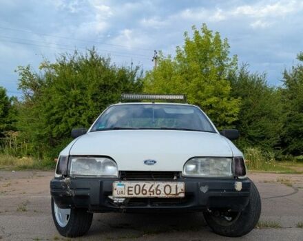 Белый Форд Сиерра, объемом двигателя 2.3 л и пробегом 800 тыс. км за 900 $, фото 1 на Automoto.ua