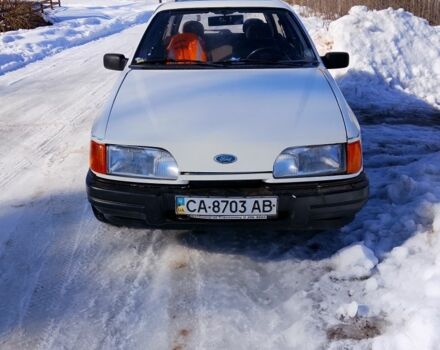 Белый Форд Сиерра, объемом двигателя 2 л и пробегом 200 тыс. км за 696 $, фото 1 на Automoto.ua