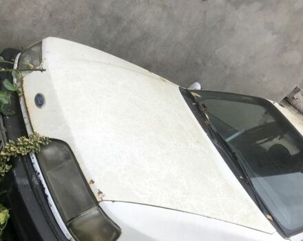 Белый Форд Сиерра, объемом двигателя 1.6 л и пробегом 2 тыс. км за 250 $, фото 1 на Automoto.ua