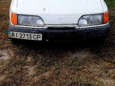 Белый Форд Сиерра, объемом двигателя 2 л и пробегом 70 тыс. км за 871 $, фото 1 на Automoto.ua