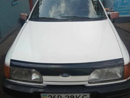 Форд Сиерра 1988 в Кривом Роге на Automoto.ua Белый Форд Сиерра, объемом двигателя 1.8 л и пробегом 330 тыс. км за 1000 $, фото 1 на Automoto.ua