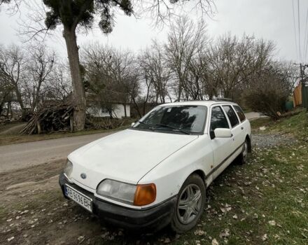 Белый Форд Сиерра, объемом двигателя 1.6 л и пробегом 300 тыс. км за 800 $, фото 1 на Automoto.ua