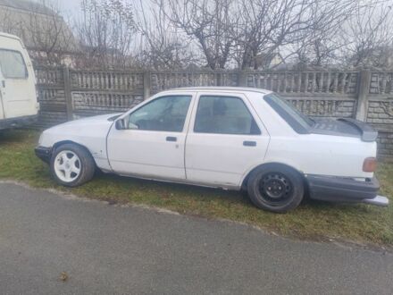 Белый Форд Сиерра, объемом двигателя 2 л и пробегом 333 тыс. км за 900 $, фото 1 на Automoto.ua