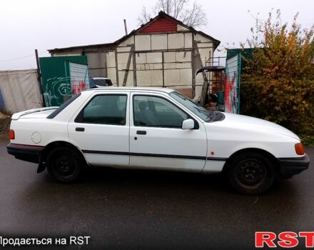 Белый Форд Сиерра, объемом двигателя 1.8 л и пробегом 300 тыс. км за 600 $, фото 1 на Automoto.ua