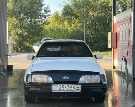 Белый Форд Сиерра, объемом двигателя 2 л и пробегом 160 тыс. км за 889 $, фото 1 на Automoto.ua