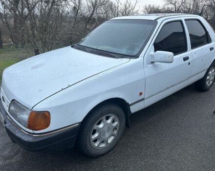 Белый Форд Сиерра, объемом двигателя 2 л и пробегом 200 тыс. км за 750 $, фото 1 на Automoto.ua