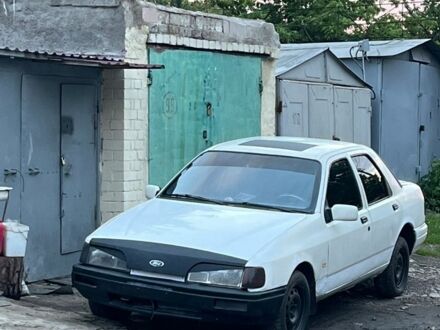 Белый Форд Сиерра, объемом двигателя 2 л и пробегом 60 тыс. км за 799 $, фото 1 на Automoto.ua