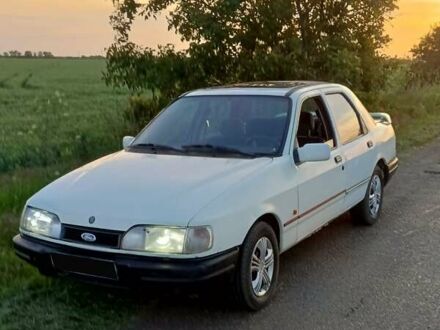 Белый Форд Сиерра, объемом двигателя 1.8 л и пробегом 88 тыс. км за 1300 $, фото 1 на Automoto.ua