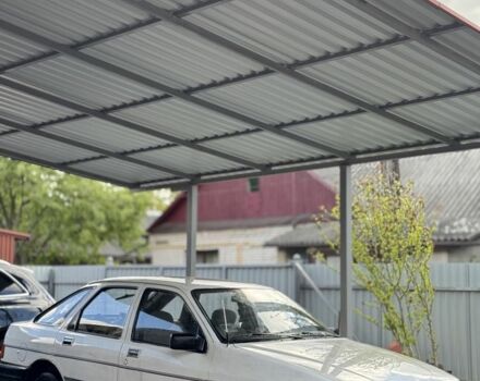 Белый Форд Сиерра, объемом двигателя 1.6 л и пробегом 190 тыс. км за 650 $, фото 1 на Automoto.ua