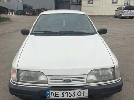 Форд Сиерра 1990 в Кривом Роге на Automoto.ua Белый Форд Сиерра, объемом двигателя 2 л и пробегом 210 тыс. км за 1300 $, фото 1 на Automoto.ua