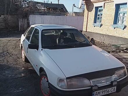 Форд Сиерра 1991 в Любаре на Automoto.ua Белый Форд Сиерра, объемом двигателя 1.8 л и пробегом 236 тыс. км за 600 $, фото 1 на Automoto.ua