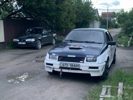 Белый Форд Сиерра, объемом двигателя 3 л и пробегом 185 тыс. км за 709 $, фото 1 на Automoto.ua