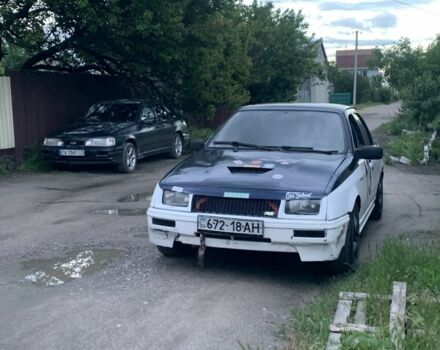 Белый Форд Сиерра, объемом двигателя 3 л и пробегом 185 тыс. км за 709 $, фото 1 на Automoto.ua