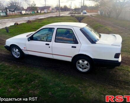 Белый Форд Сиерра, объемом двигателя 2 л и пробегом 300 тыс. км за 1300 $, фото 1 на Automoto.ua