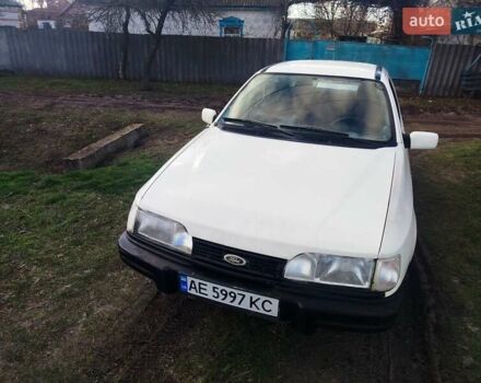 Белый Форд Сиерра, объемом двигателя 2 л и пробегом 85 тыс. км за 1500 $, фото 1 на Automoto.ua