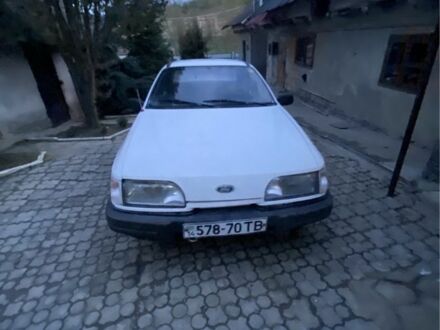 Форд Сиерра 1998 в Жовкве на Automoto.ua Белый Форд Сиерра, объемом двигателя 1.8 л и пробегом 300 тыс. км за 13000 $, фото 1 на Automoto.ua