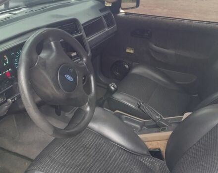 Черный Форд Сиерра, объемом двигателя 1.8 л и пробегом 300 тыс. км за 1301 $, фото 5 на Automoto.ua