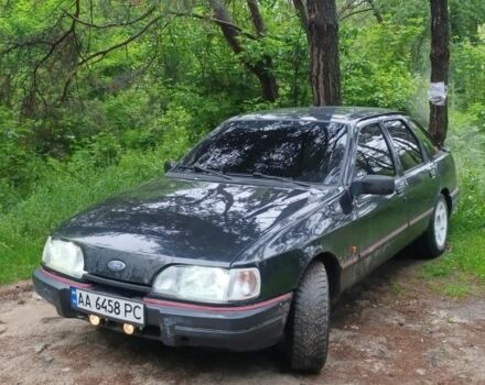 Черный Форд Сиерра, объемом двигателя 1.8 л и пробегом 300 тыс. км за 1301 $, фото 1 на Automoto.ua