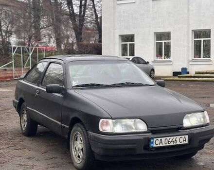 Черный Форд Сиерра, объемом двигателя 1.6 л и пробегом 158 тыс. км за 1250 $, фото 1 на Automoto.ua