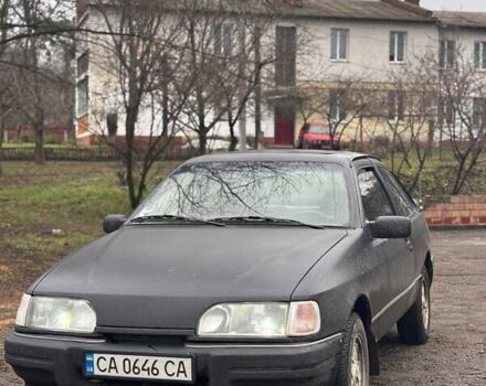 Черный Форд Сиерра, объемом двигателя 1.6 л и пробегом 158 тыс. км за 1250 $, фото 1 на Automoto.ua