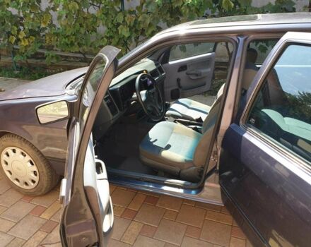 Форд Сієрра 1987 у Ужгороді на Automoto.ua Фіолетовий Форд Сієрра, об'ємом двигуна 2 л та пробігом 90 тис. км за 2000 $, фото 7 на Automoto.ua