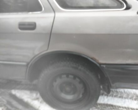 Коричневый Форд Сиерра, объемом двигателя 2 л и пробегом 60 тыс. км за 800 $, фото 5 на Automoto.ua