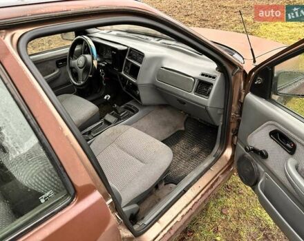 Коричневий Форд Сієрра, об'ємом двигуна 2 л та пробігом 230 тис. км за 750 $, фото 5 на Automoto.ua