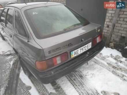 Коричневий Форд Сієрра, об'ємом двигуна 2 л та пробігом 60 тис. км за 800 $, фото 1 на Automoto.ua