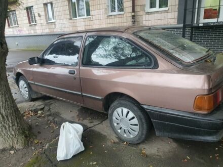 Коричневый Форд Сиерра, объемом двигателя 1.8 л и пробегом 140 тыс. км за 2000 $, фото 1 на Automoto.ua