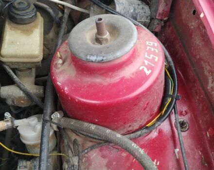 Красный Форд Сиерра, объемом двигателя 1.8 л и пробегом 200 тыс. км за 650 $, фото 8 на Automoto.ua