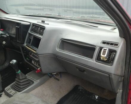 Красный Форд Сиерра, объемом двигателя 1.8 л и пробегом 200 тыс. км за 650 $, фото 16 на Automoto.ua