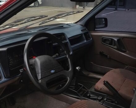 Червоний Форд Сієрра, об'ємом двигуна 2 л та пробігом 371 тис. км за 650 $, фото 4 на Automoto.ua