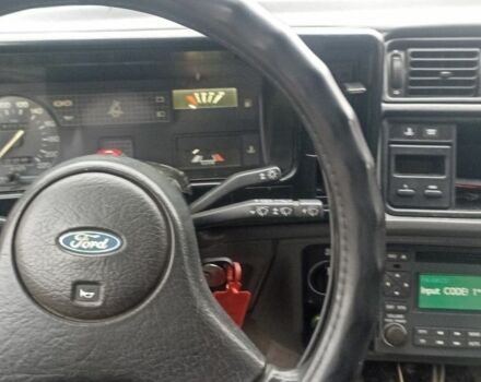 Красный Форд Сиерра, объемом двигателя 2 л и пробегом 230 тыс. км за 900 $, фото 6 на Automoto.ua