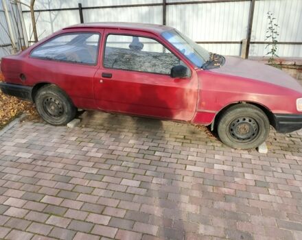 Красный Форд Сиерра, объемом двигателя 1 л и пробегом 325 тыс. км за 600 $, фото 5 на Automoto.ua